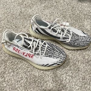 Yeezy Boost 350 (NWOB)